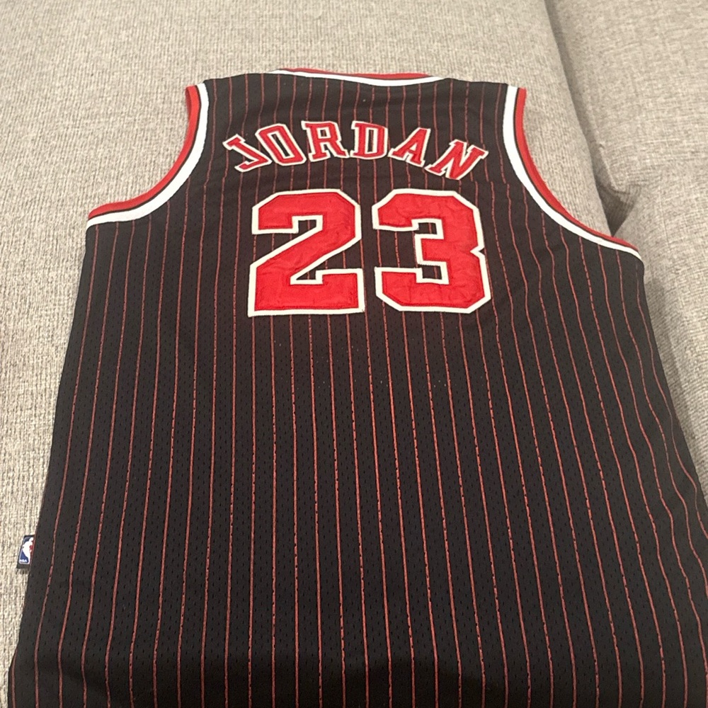 Nike Pinstriped Chicago Bulls Michael Jordan Jersey Large